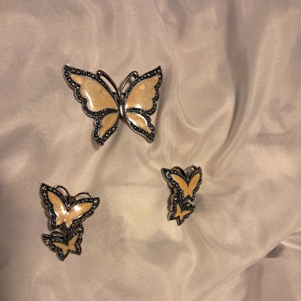 1980s AVON BUTTERFLY PIN AND EARRING SET